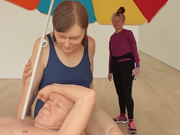 20170416_089z_Wassenaar_NL_Museum-Voorlinden_Dianebeeld-Couple-under-umbrellaRon-Mueck_257x193